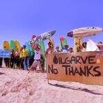 Sul Informação - Manif anti petróleo aproveita vinda de McNamara à Praia do Amado