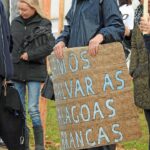 Sul Informação - Nem a chuva desmobilizou protesto contra o aterro de zona húmida em Lagoa