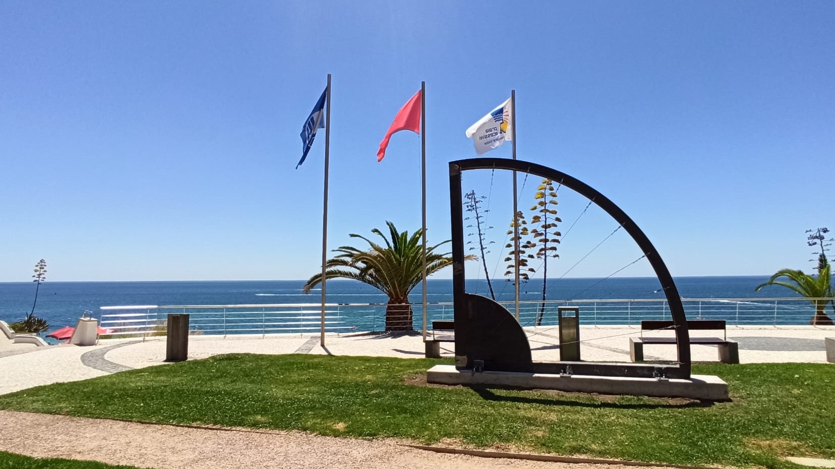 Sul Informação - “Finitor Polaris” é a nova escultura de Armação de Pêra