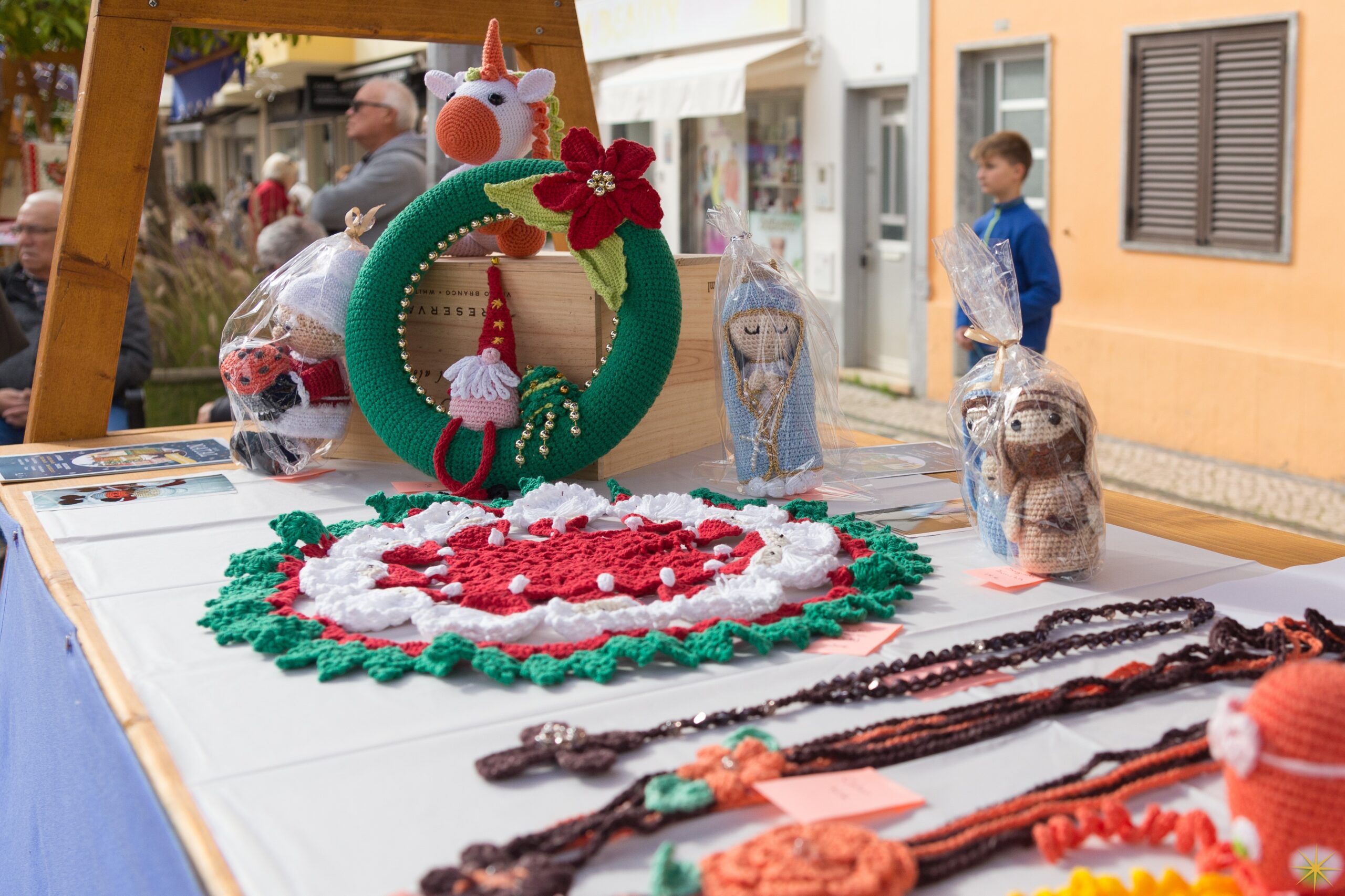 Sul Informação - Rua de Natal volta a brilhar em Quarteira com mercadinho e animação