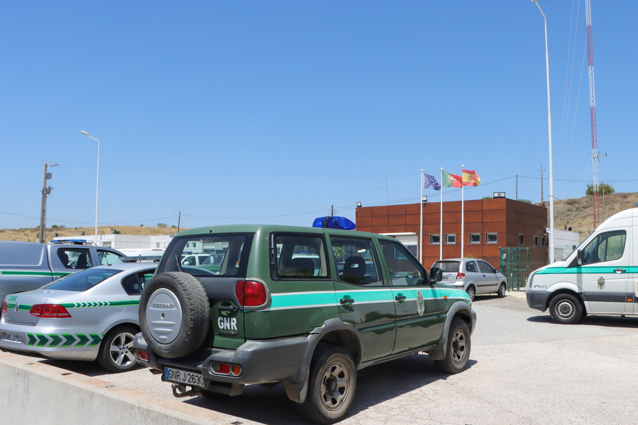 Sul Informação - Reencontros, alegria e alívio na reabertura da fronteira em Castro Marim