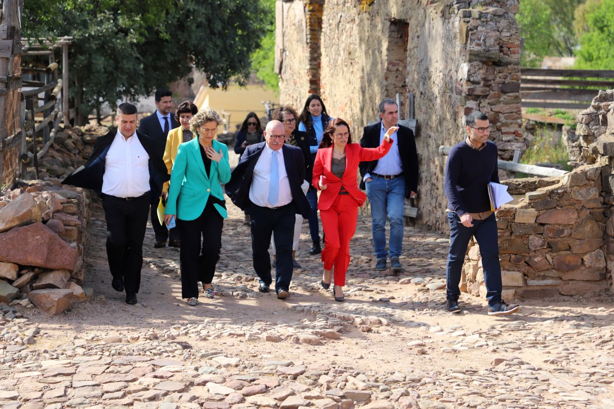 Sul Informação - Ana Abrunhosa garante apoio na reabilitação e consolidação do Castelo de Castro Marim