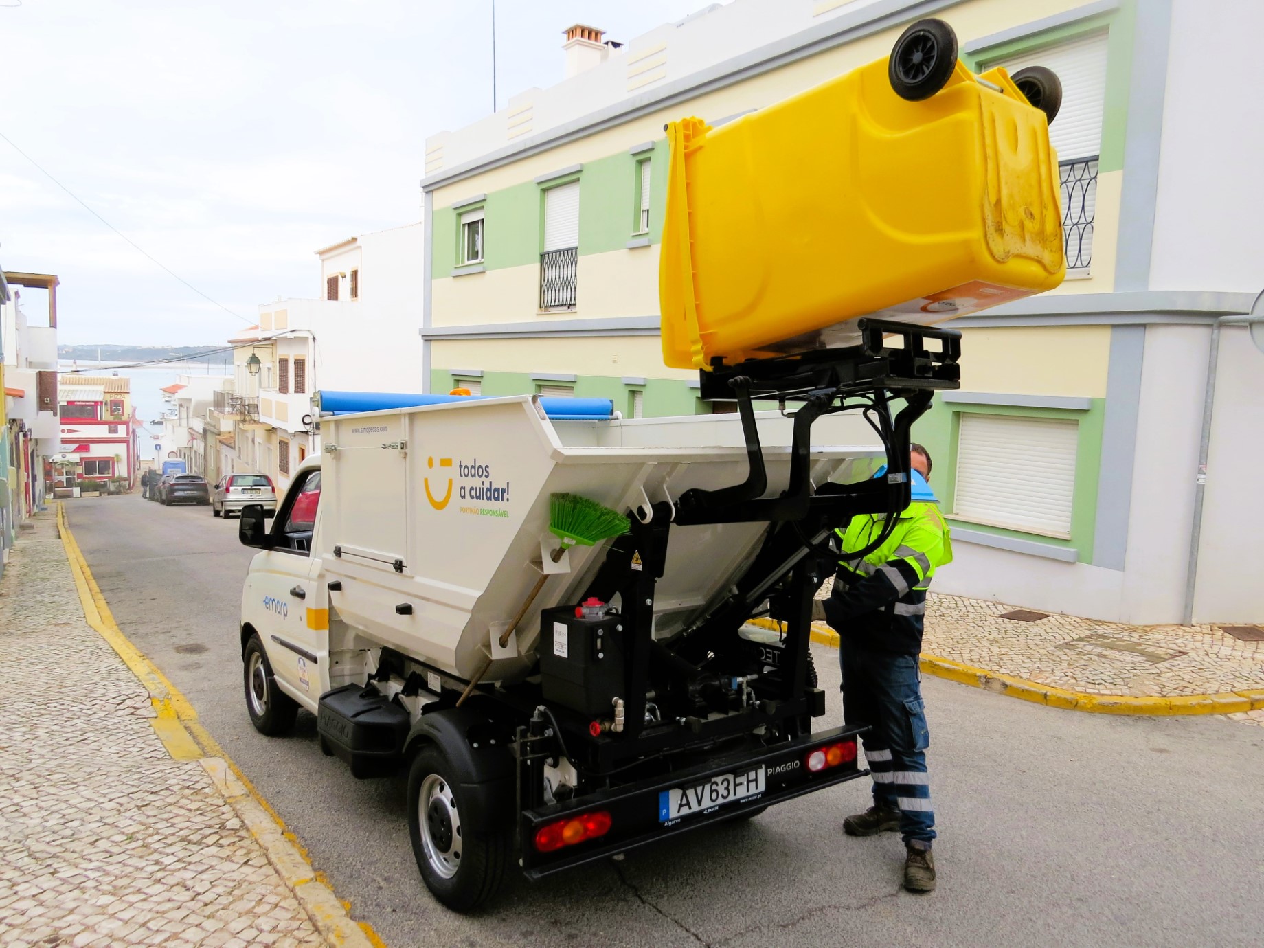 Sul Informação - EMARP lança nova operação de recolha seletiva em ruas estreitas de Portimão e Alvor