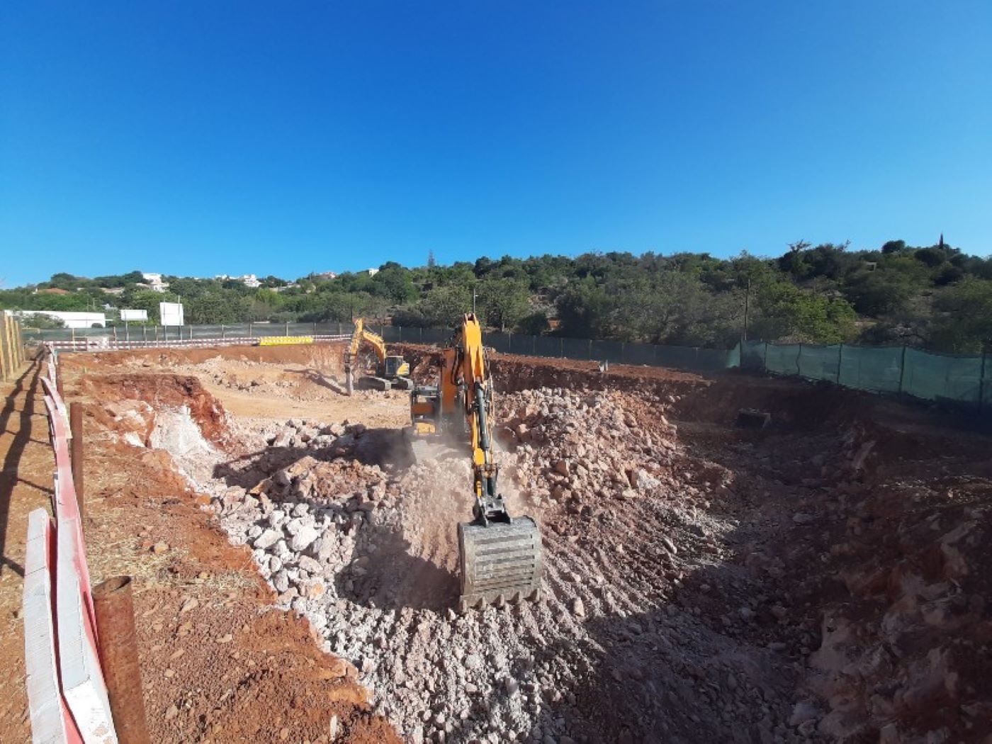 Sul Informação - Riportico faz acompanhamento de obra de reforço do abastecimento de água em Loulé
