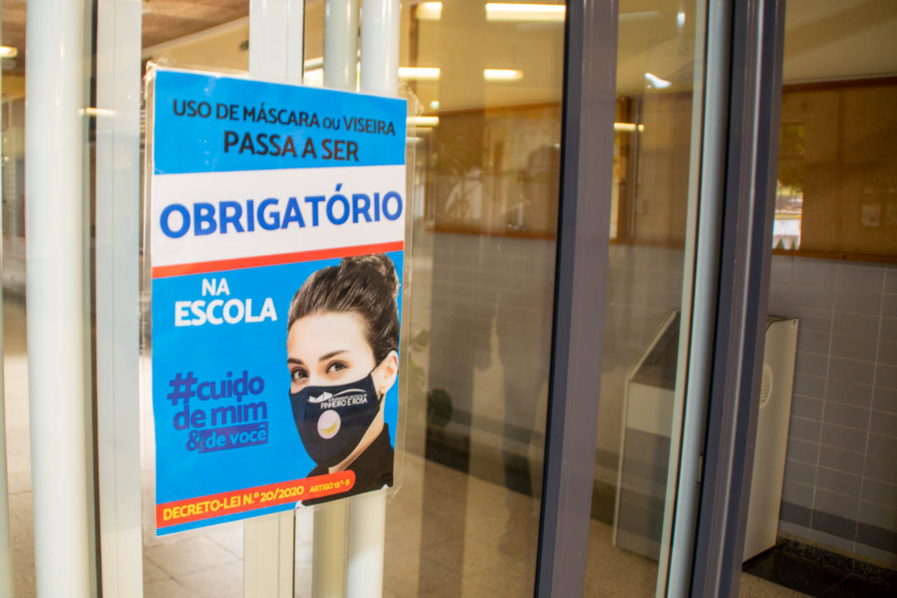 Sul Informação - A nova escola de 9 mil alunos algarvios tem máscaras, desinfetantes e distanciamento