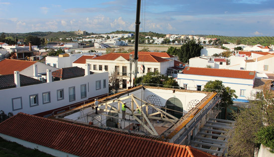 Sul Informação - Obras no Mercado de Castro Marim avançam «a bom ritmo»