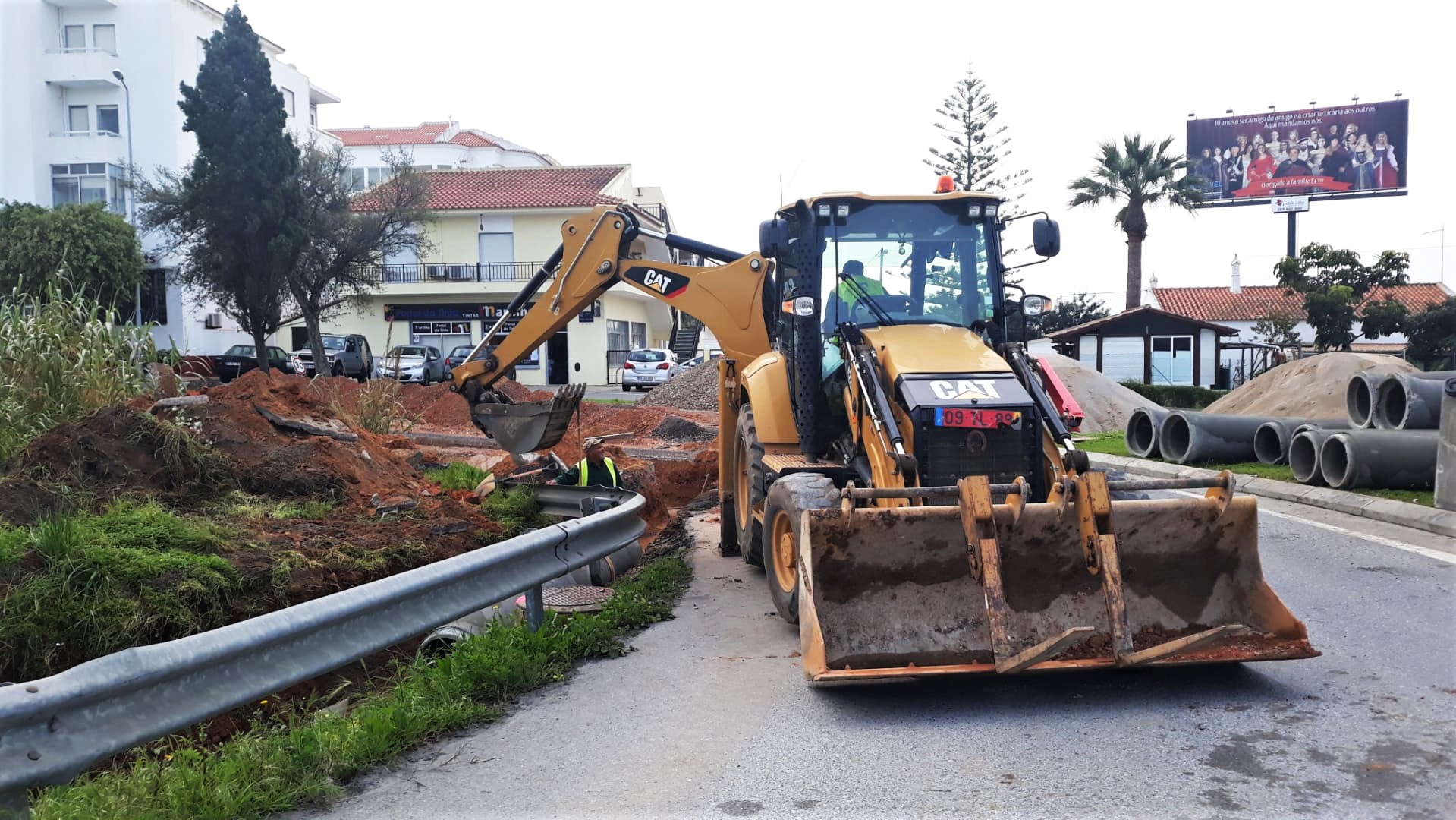 Sul Informação - Obras de renovação da rua que liga o centro do Montenegro à EN125 já começaram