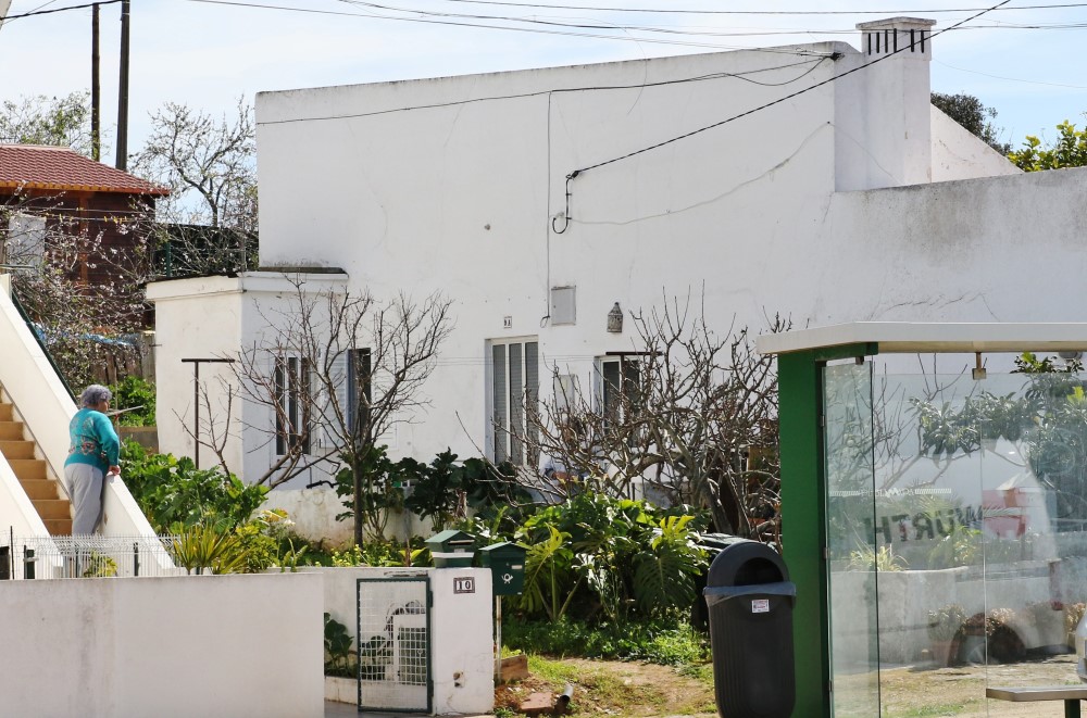 Sul Informação - FOTOGALERIA: Polícia Judiciária recolhe indícios no campo e na casa da mãe de Rodrigo Lapa