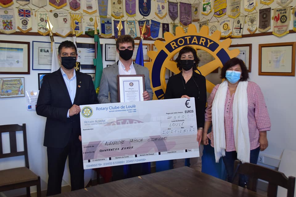Sul Informação - Rotary Clube de Loulé entregou prémios de mérito escolar