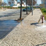 Sul Informação - Há bocas de incêndio a despejar água em Faro, mas é «para evitar prejuízos maiores»