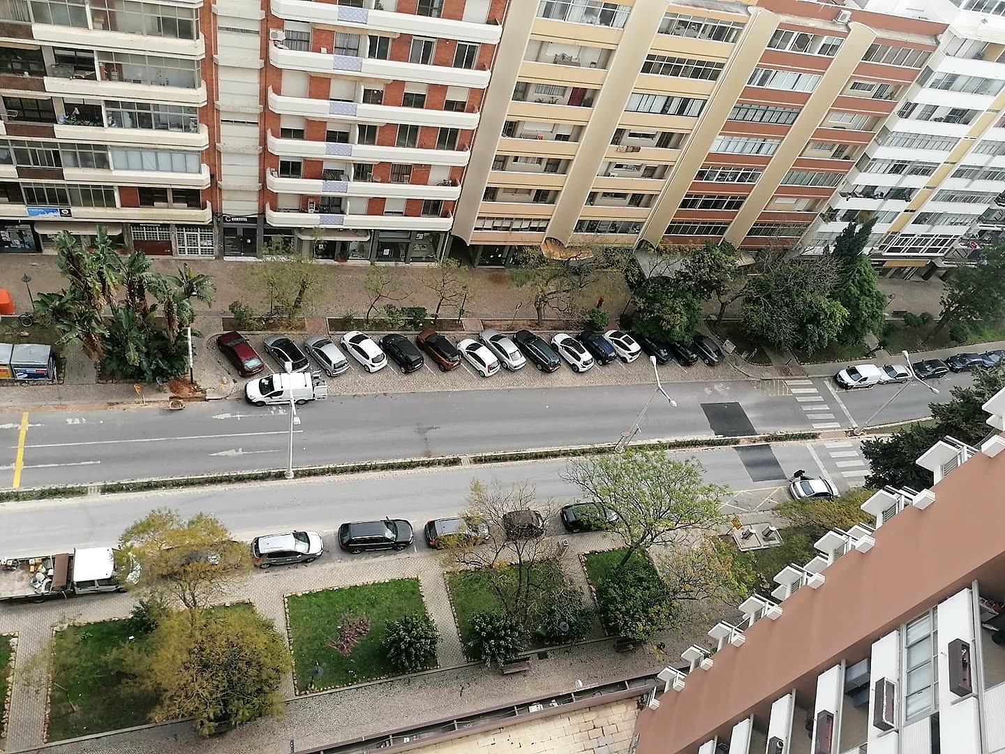 Sul Informação - Estado de Emergência: Idosos com horas específicas para sair à rua e teletrabalho obrigatório