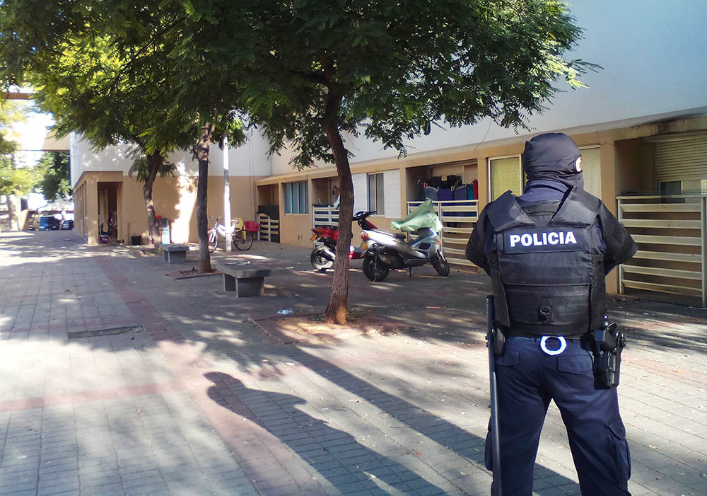 Sul Informação - Unidade Especial de Polícia faz rusga por armas em bairro de Faro (atualizado)