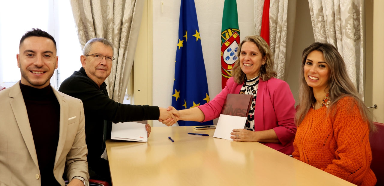 Sul Informação - Câmara e Santa Casa de Silves assinam protocolo de Rendimento Social de Inserção