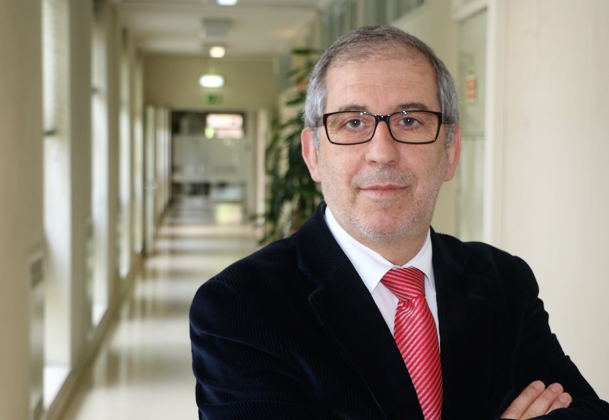 Sul Informação - Portugal poderá começar a fazer testes serológicos piloto ainda este mês