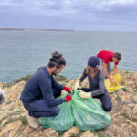 Sul Informação - Comunidade escaladora tirou 500 quilos de lixo de falésia em Sagres