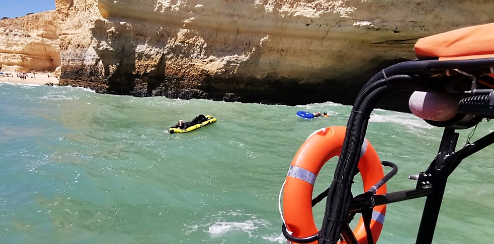 Sul Informação - Turista polaco resgatado do Algar de Benagil