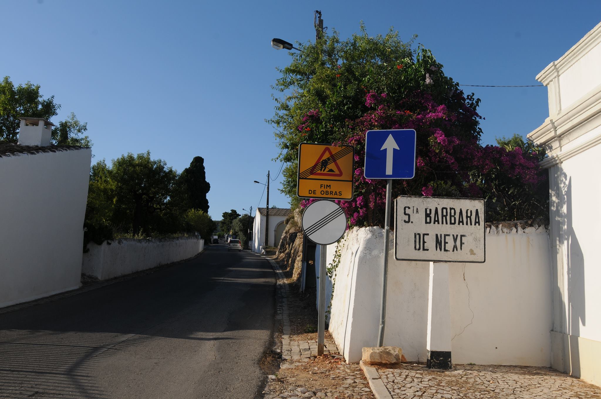 Sul Informação - Câmara de Faro adjudica obras nas ruas centrais de Santa Bárbara de Nexe