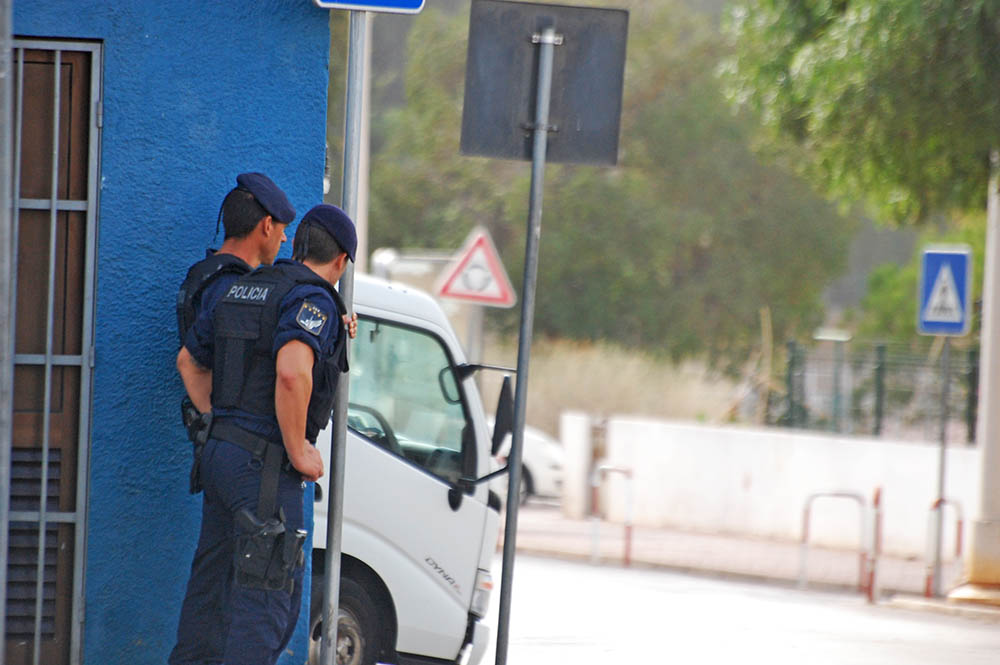 Sul Informação - Homem que sequestrou funcionários da CPCJ em Lagos condenado a 16 anos e seis meses