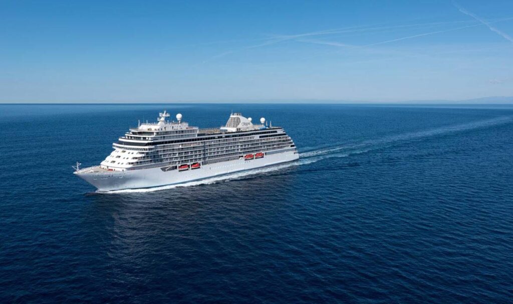 Seven Seas Explorer_01