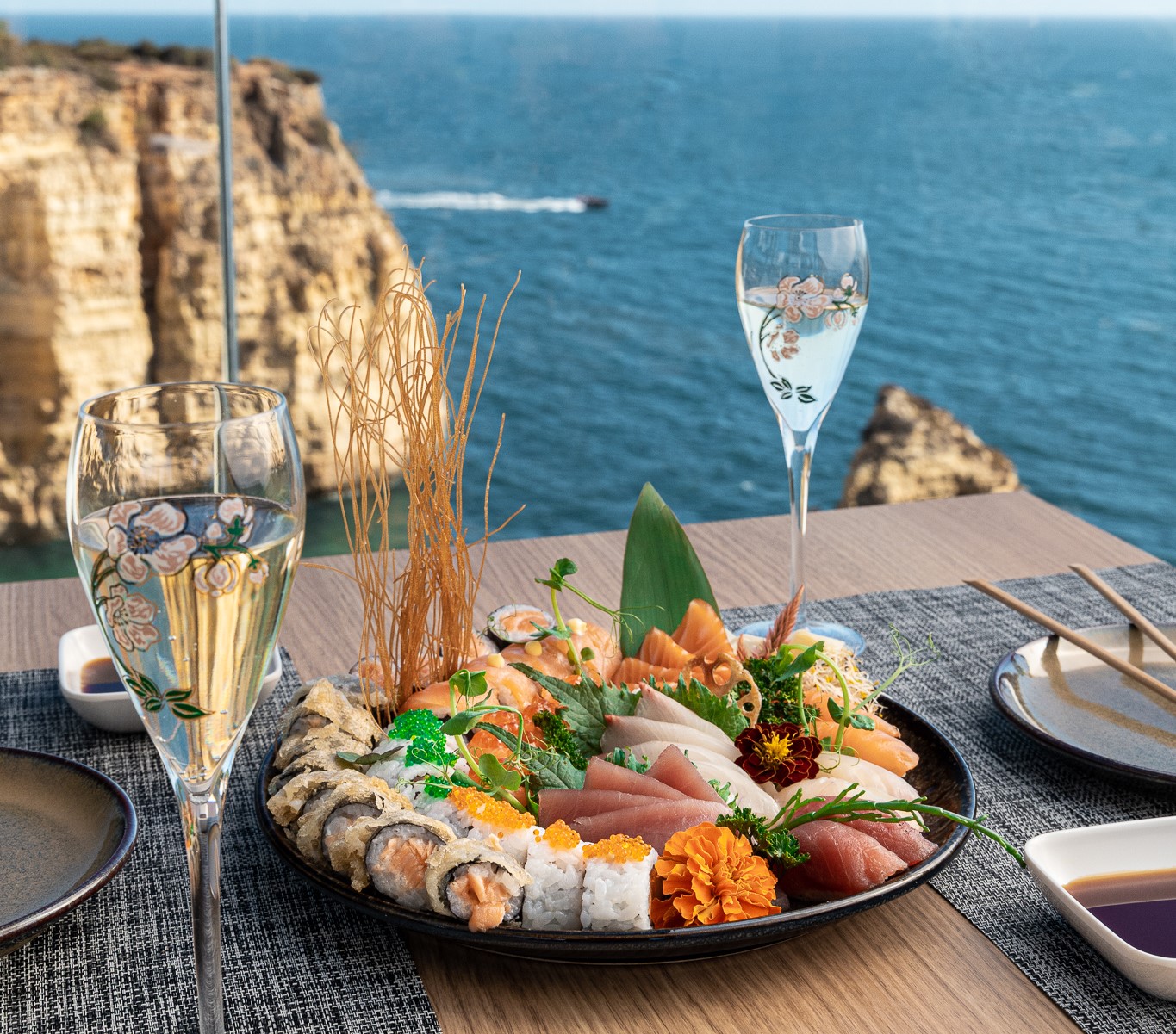 Sul Informação - Sky Bar Carvoeiro tem novo menu de sushi