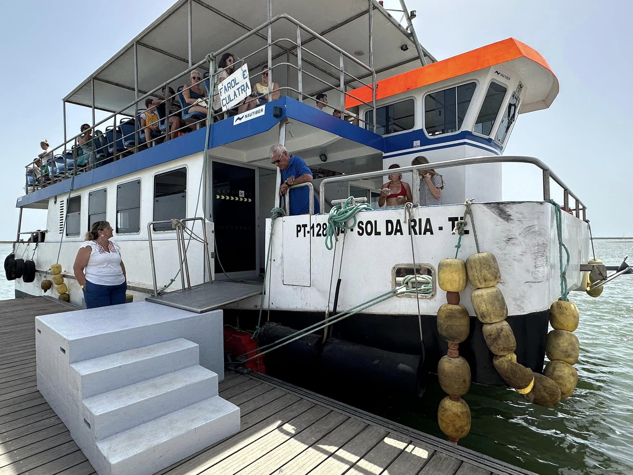 Sul Informação - Há um novo barco com mais lugares para levar as pessoas para a Culatra e Farol