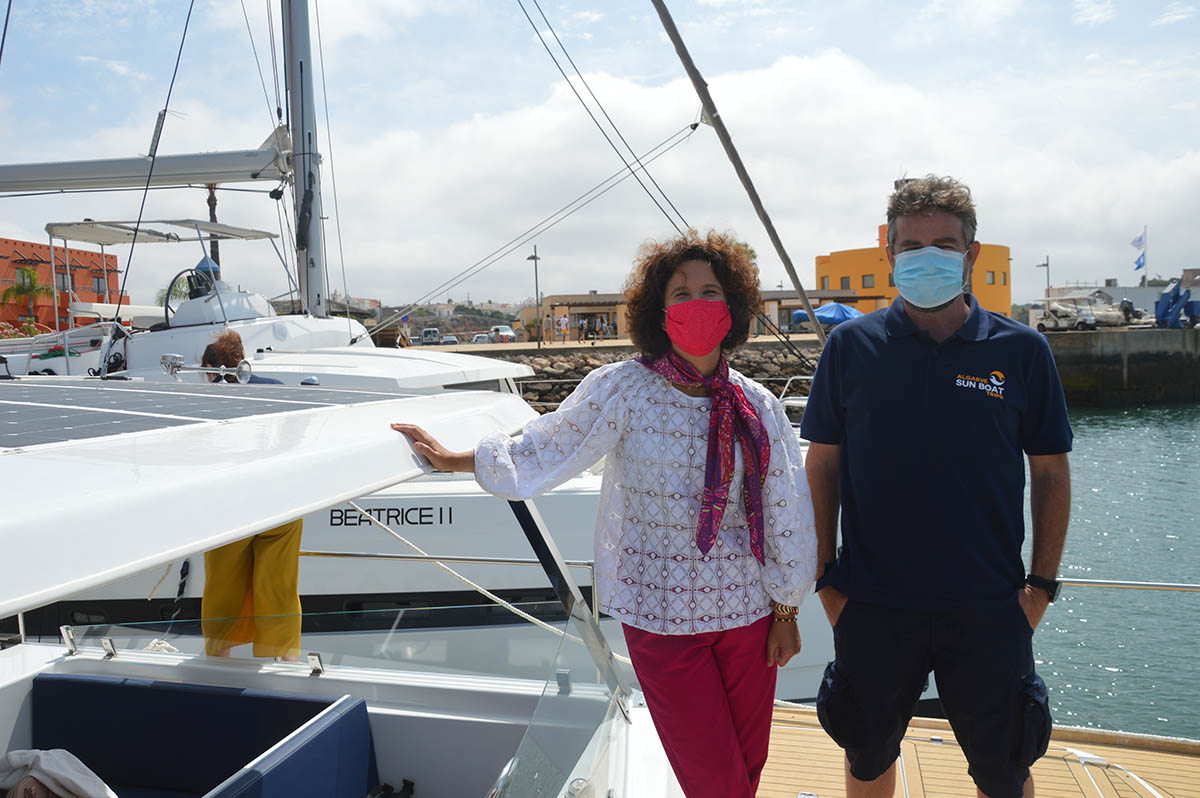 Sul Informação - Inovação e sustentabilidade do novo turismo algarvio navegam a bordo de um barco solar