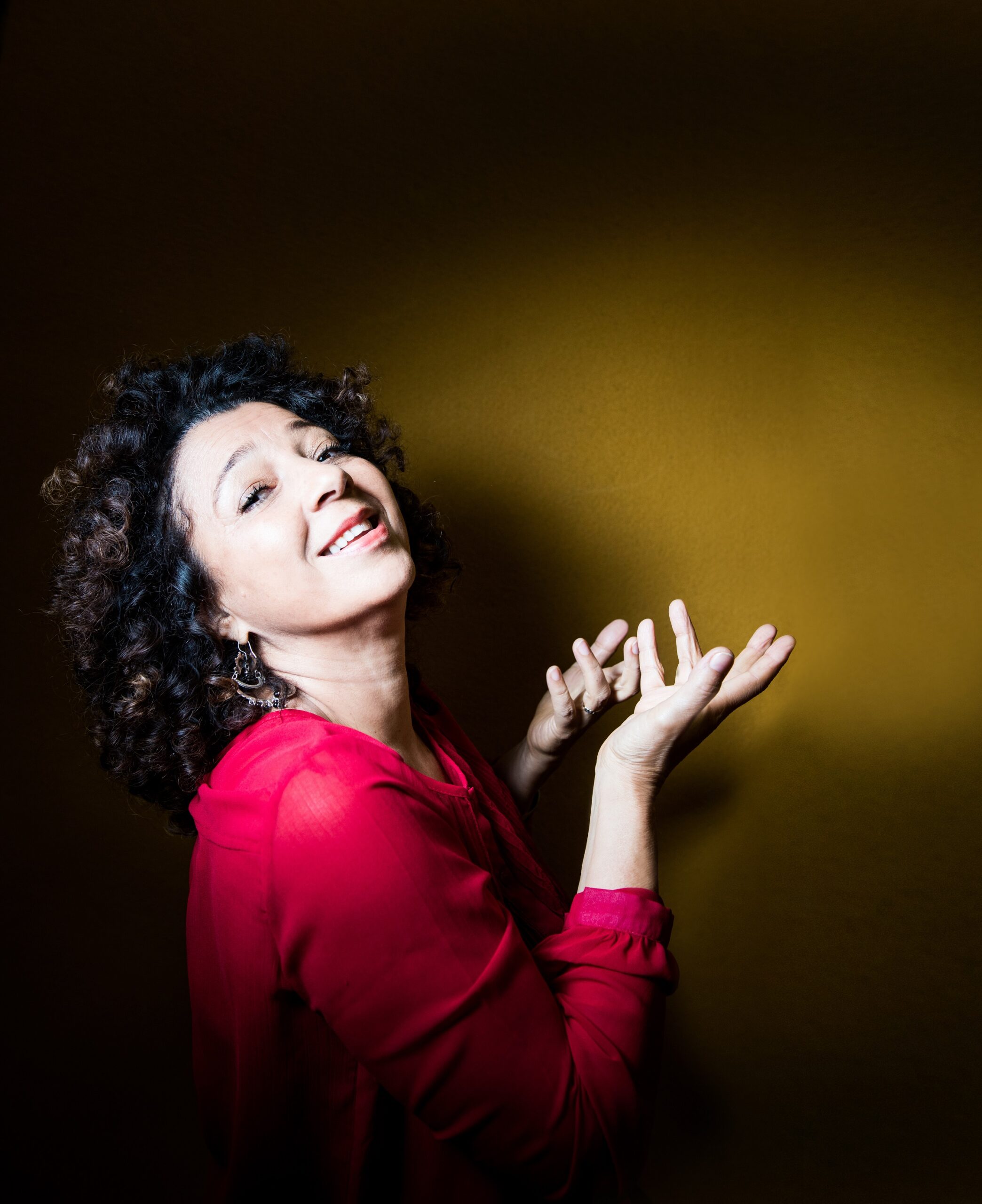 TÉTÉ ALHINHO PROMOTIONAL PORTRAIT