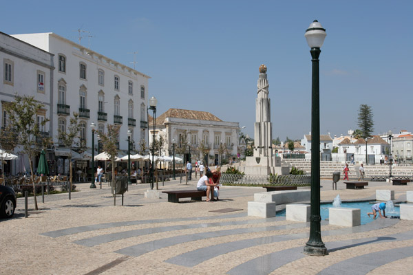 Sul Informação - Tavira aumenta poupança na estrutura orgânica para 200 mil euros anuais