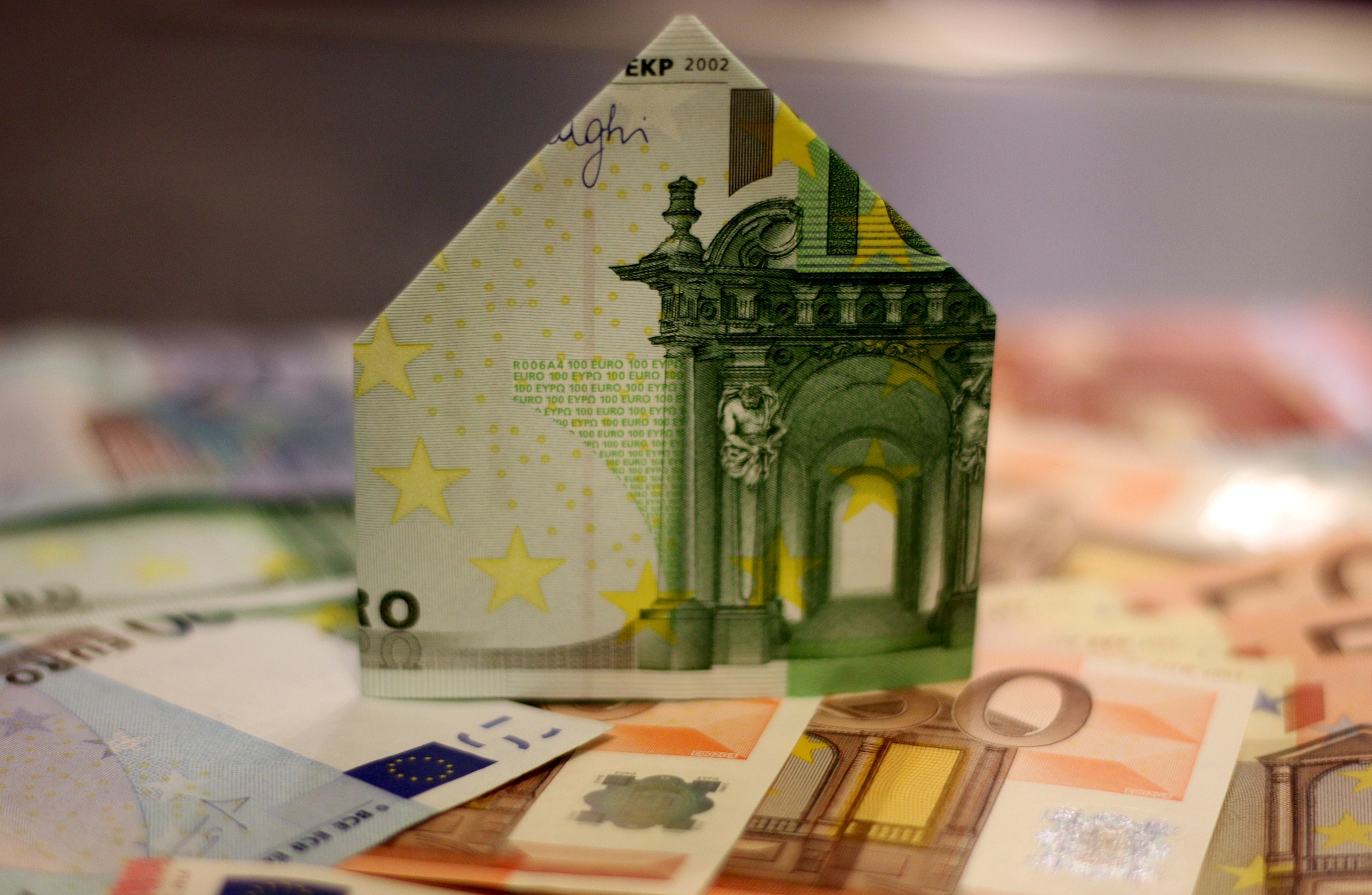 Sul Informação - Taxas Euribor sobem em todos os prazos e a de seis meses renova máximo