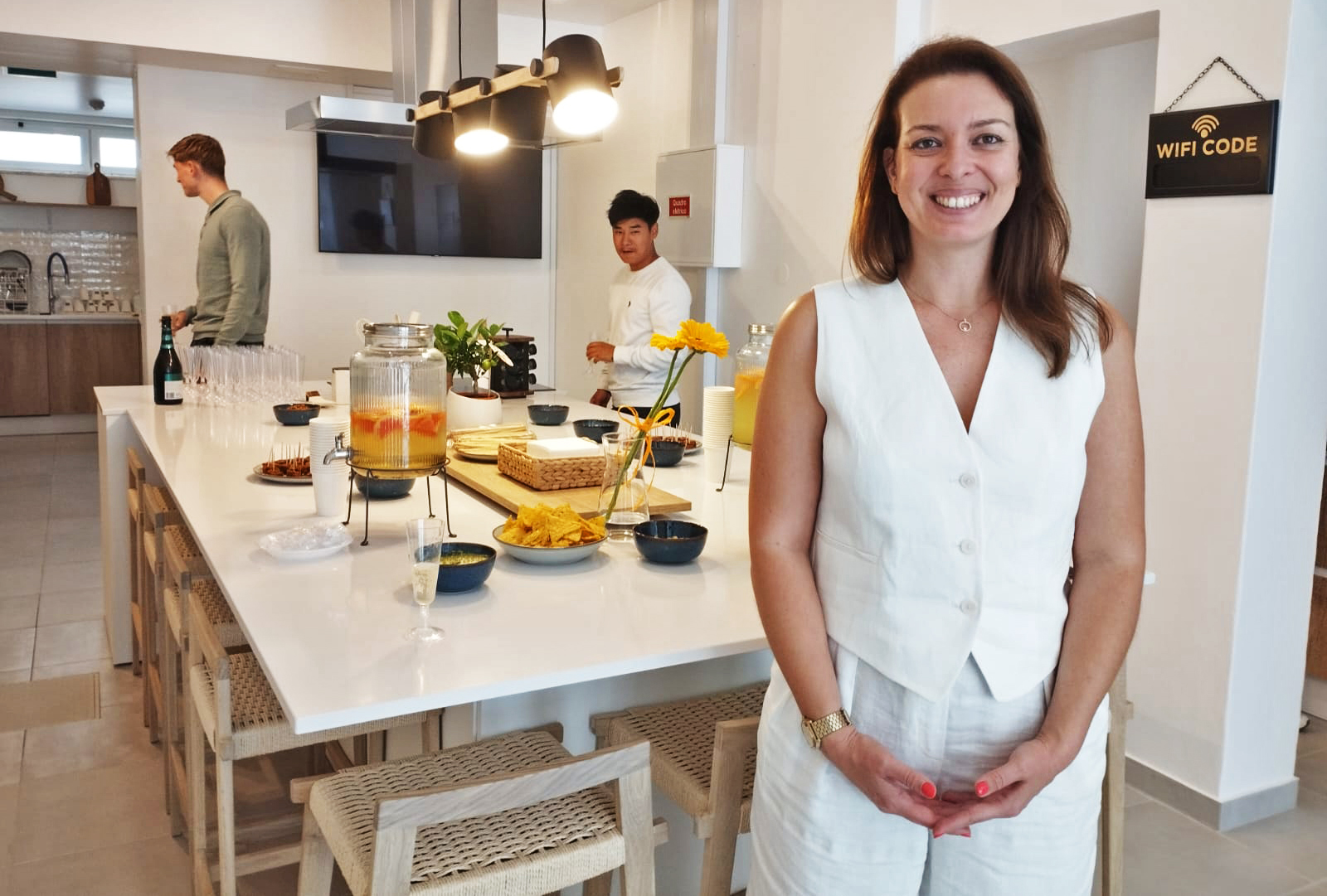 Sul Informação - Uma cozinha em Lagos feita para conectar turistas e residentes à volta dos tachos