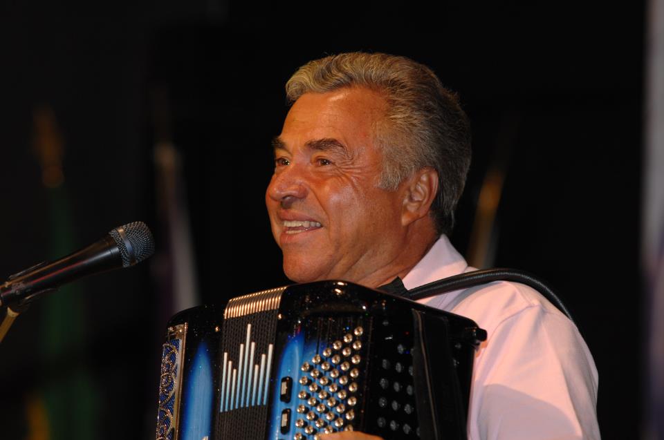 Sul Informação - Tino Costa comemora 50 anos de carreira no Palco do Acordeão em Castro Marim