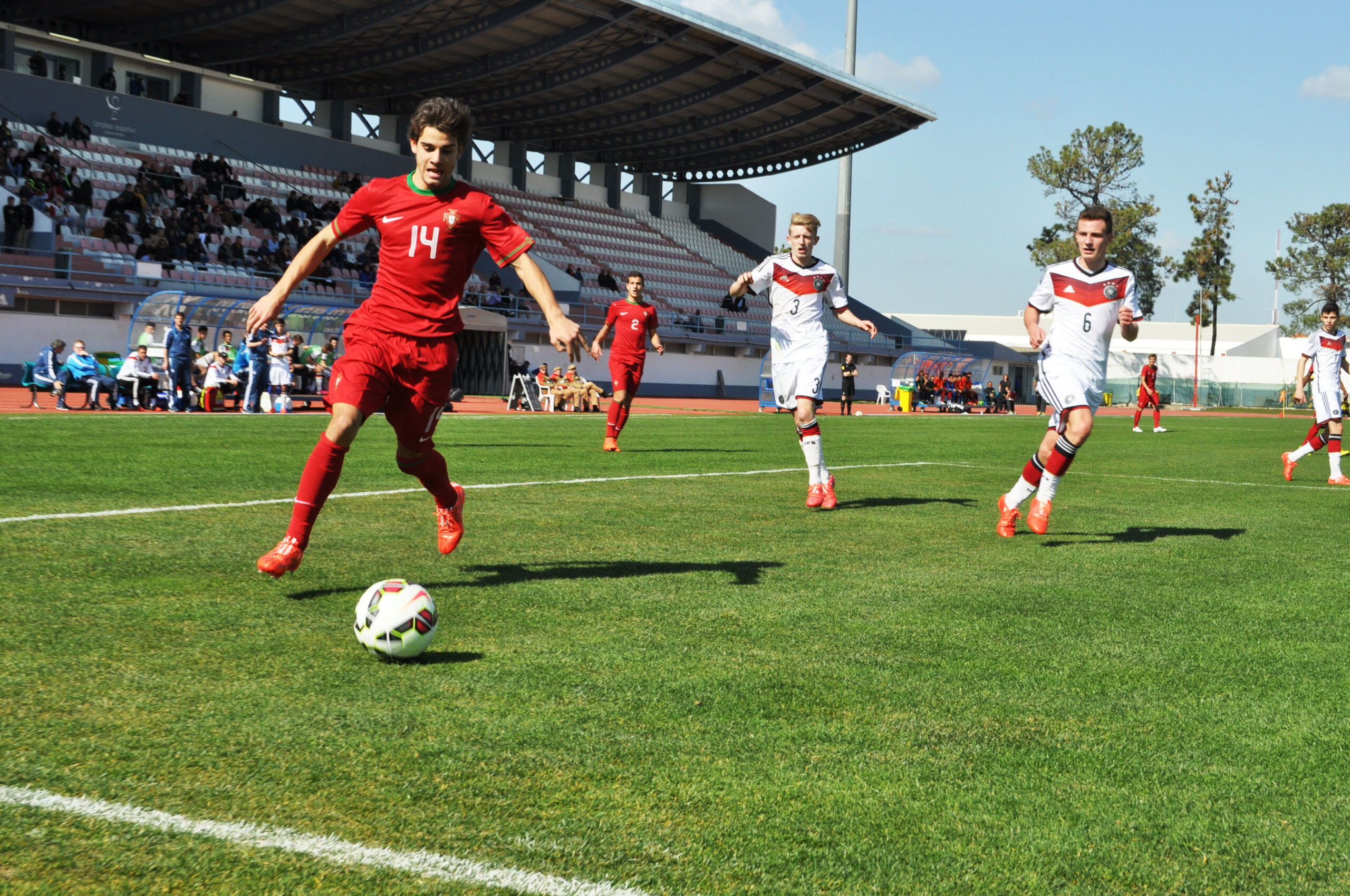 Sul Informação - Grandes clubes europeus vão estar “de olho” em VRSA durante Torneio sub-16 da UEFA