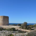 Sul Informação - Torre da Lapa volta a ser atalaia na costa de Lagoa após restauro cuidado