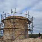 Sul Informação - Torre da Lapa volta a ser atalaia na costa de Lagoa após restauro cuidado