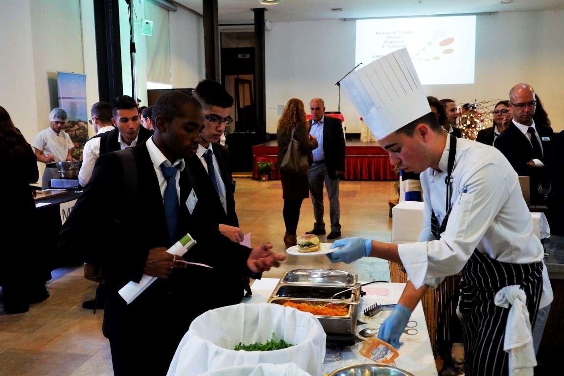 Sul Informação - Empresas andam à caça de talentos na Escola de Hotelaria e Turismo do Algarve [com fotos]