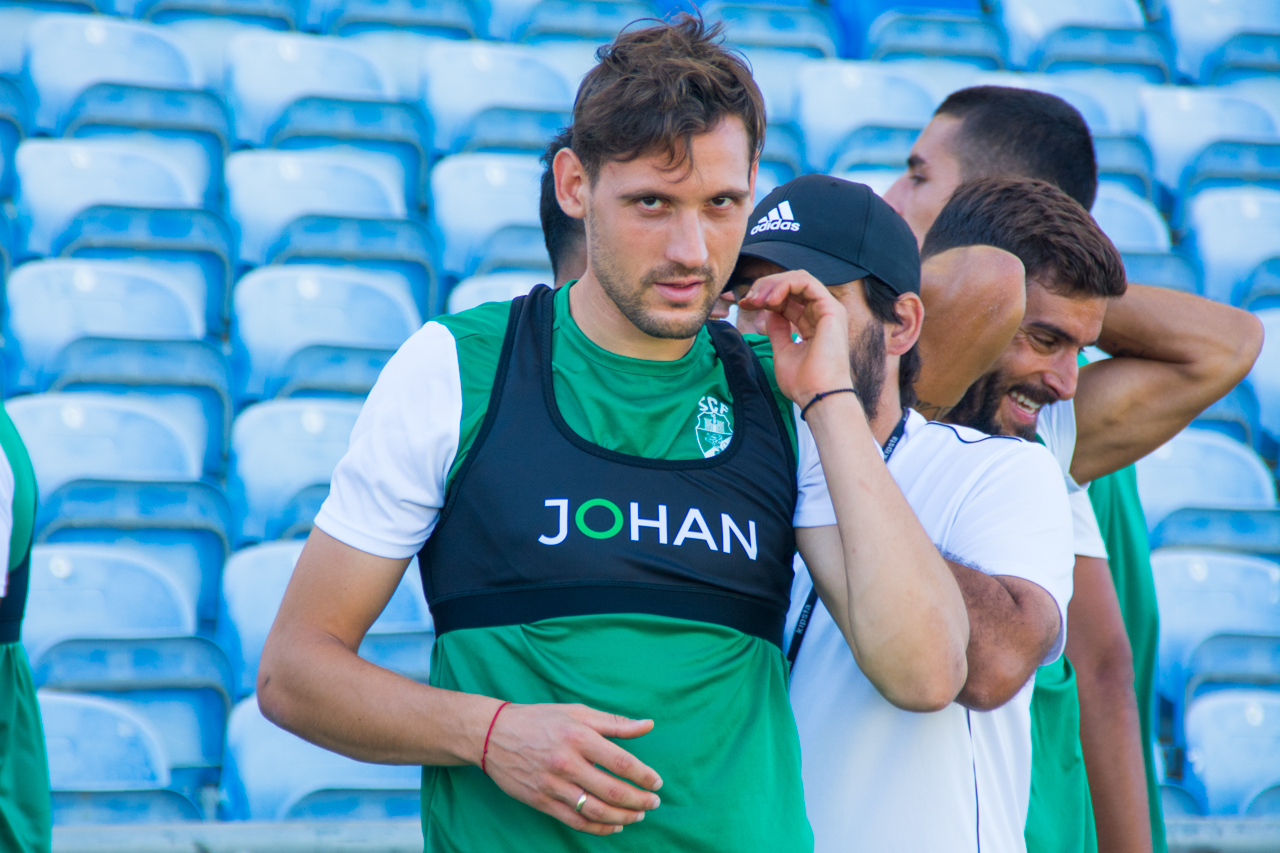 Sul Informação - Stojiljković quer fazer golos e história no Farense à imagem de Djukic