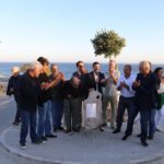 Sul Informação - Trovante plantaram oito árvores ao longo da “sua” rua em Sagres…e à noite houve música