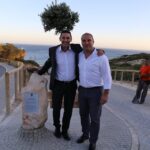 Sul Informação - Trovante plantaram oito árvores ao longo da “sua” rua em Sagres…e à noite houve música