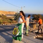 Sul Informação - Trovante plantaram oito árvores ao longo da “sua” rua em Sagres…e à noite houve música