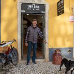 Sul Informação - Nesta loja, há peças em madeira reciclada com design contemporâneo para todos os gostos