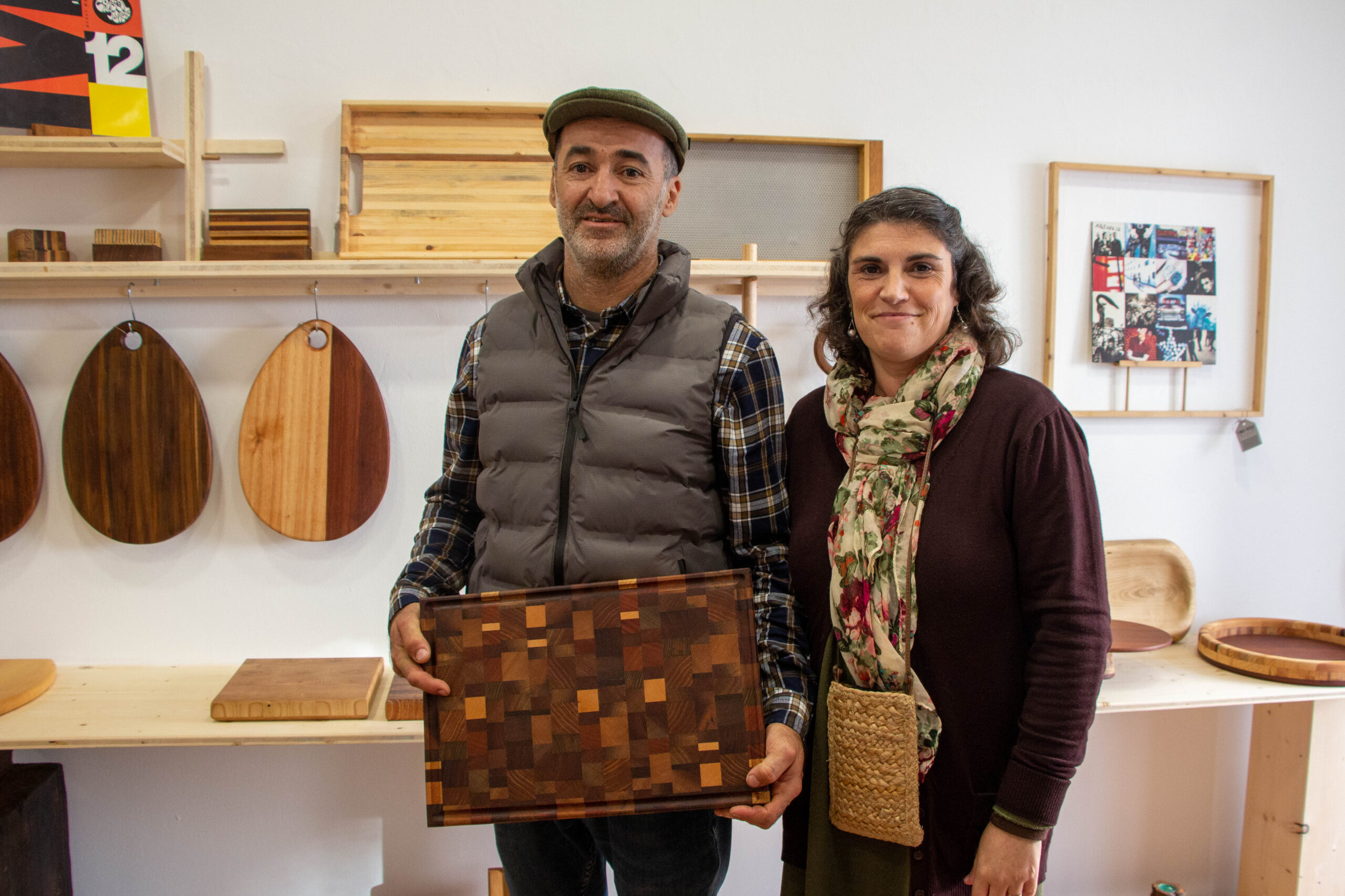 Sul Informação - Nesta loja, há peças em madeira reciclada com design contemporâneo para todos os gostos