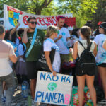 Sul Informação - Com muitos alertas para as alterações climáticas e sem desperdício: assim foi o desfile do caloiro
