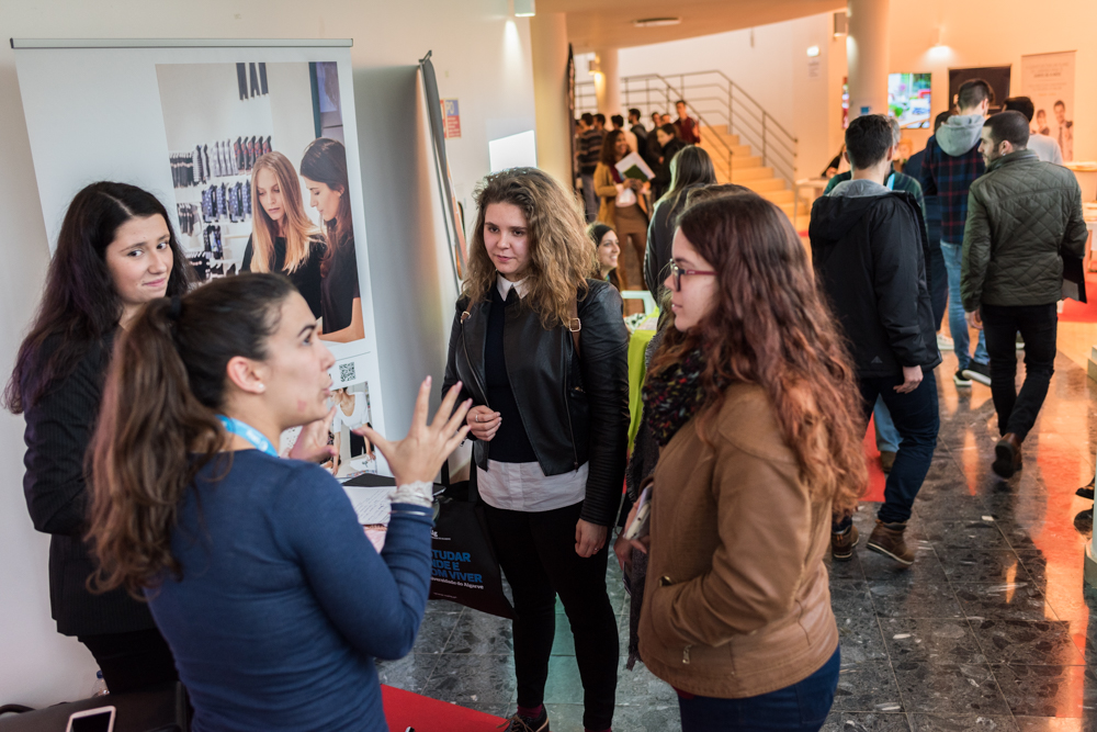 Sul Informação - UAlg Careers Fair cresceu em área, empresas e ofertas de emprego [fotogaleria]
