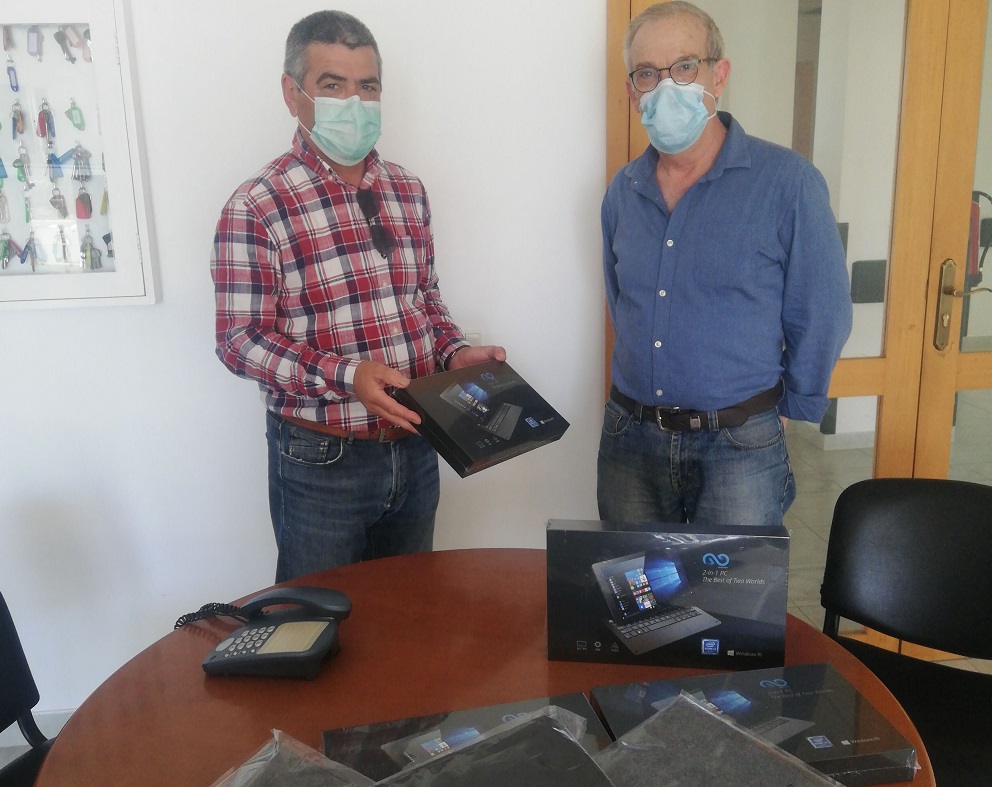 Sul Informação - União das Freguesias de Lagoa e Carvoeiro oferece tablets a idosos