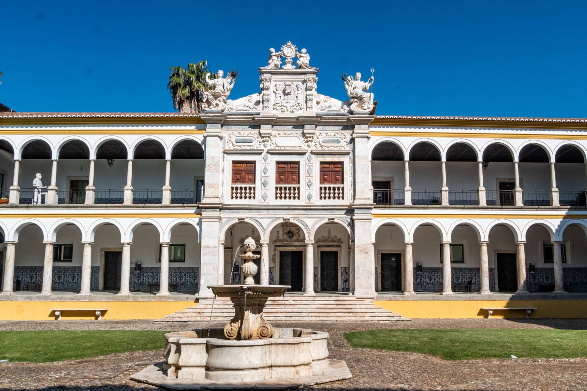 Sul Informação - Universidade de Évora preenche 90% das vagas na 1ª fase do concurso nacional