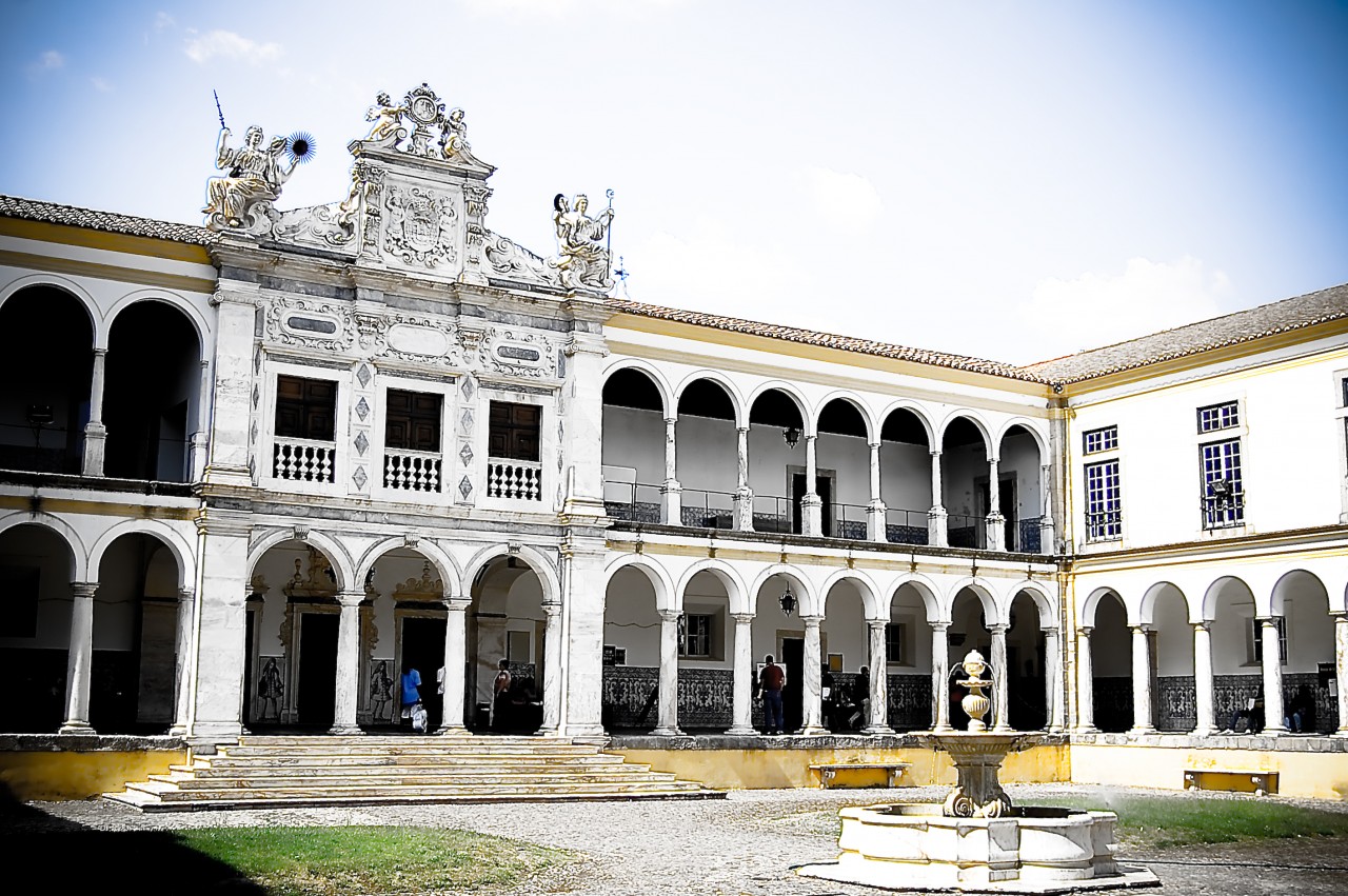 Sul Informação - Universidade de Évora não abre arquitetura paisagista!