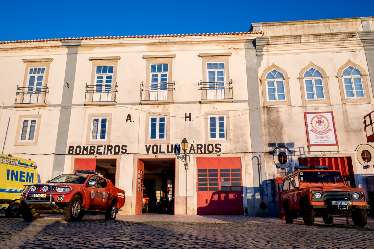 Sul Informação - Câmara de Faro apoia Bombeiros Voluntários com 60 mil euros