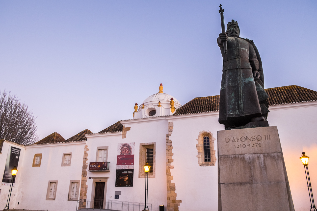 Sul Informação - Tertúlia Farense celebra 11º aniversário com percurso sobre o património