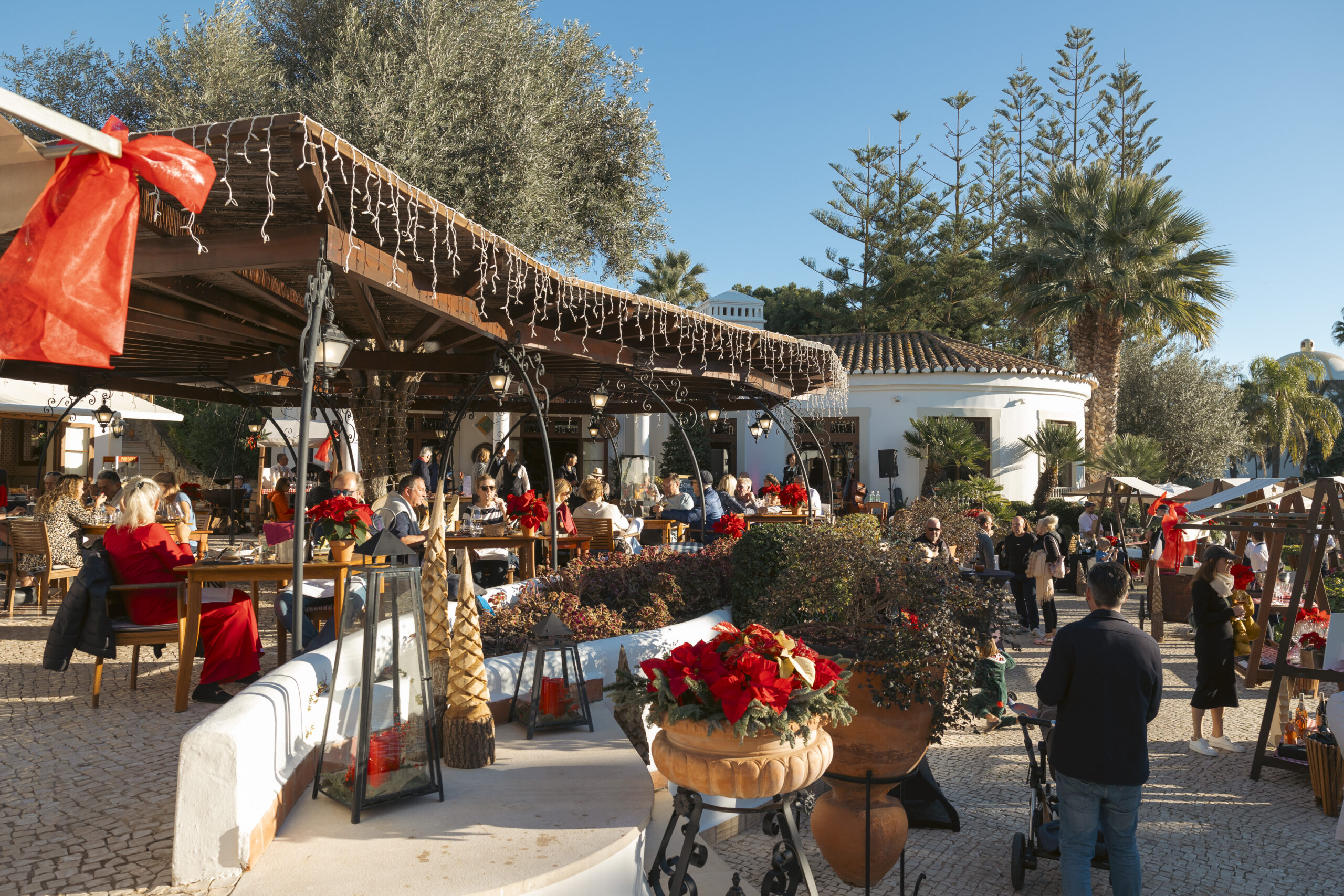 Sul Informação - No Vila Vita, o Natal faz-se com presentes, mas também raclette e ostras da Ria Formosa