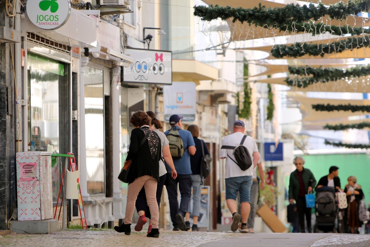 Sul Informação - Portimão oferece vales de 15 euros a 7.400 alunos para compras no comércio local